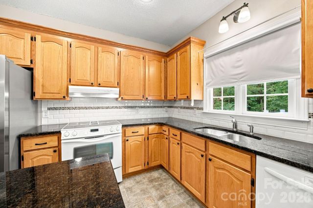 182 Robert Drive, Statesville, NC 28625