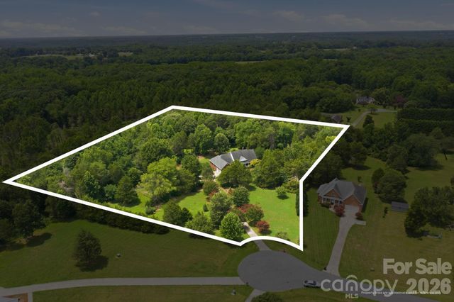 182 Robert Drive, Statesville, NC 28625