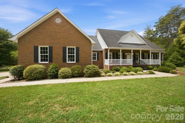 182 Robert Drive, Statesville, NC 28625