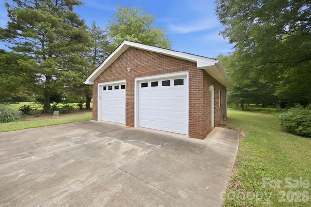 182 Robert Drive, Statesville, NC 28625