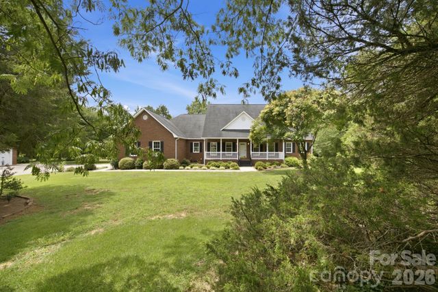 182 Robert Drive, Statesville, NC 28625