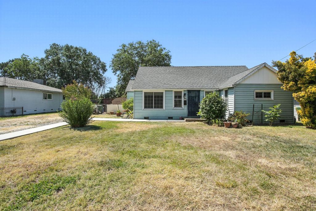714 Simon St, Galt, CA 95632
