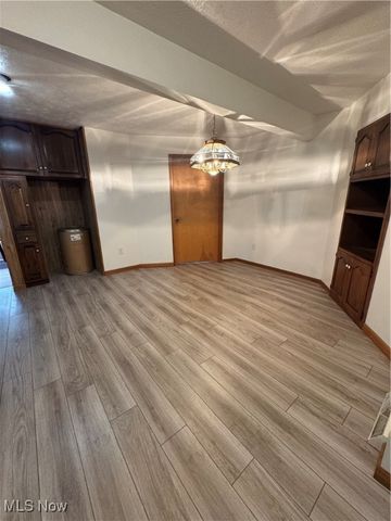 1331 Bradford Street NW, Warren, OH 44485