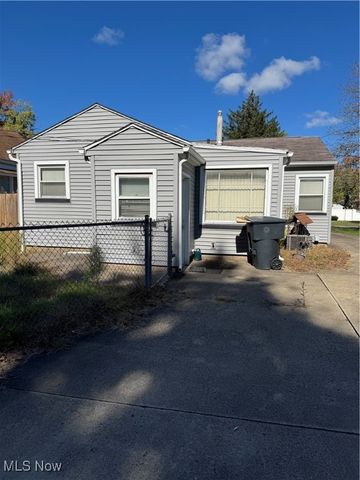 1331 Bradford Street NW, Warren, OH 44485