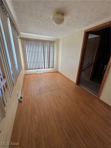 1331 Bradford Street NW, Warren, OH 44485