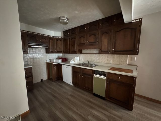 1331 Bradford Street NW, Warren, OH 44485