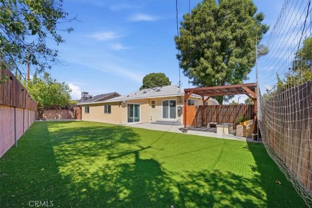 6947 Sunny Brae Avenue, Winnetka, CA 91306