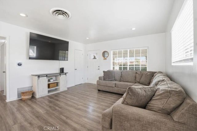 6947 Sunny Brae Avenue, Winnetka, CA 91306