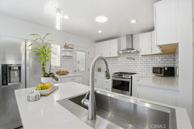 6947 Sunny Brae Avenue, Winnetka, CA 91306