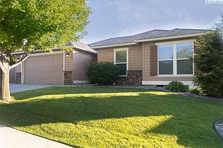 1706 S Jefferson Pl, Kennewick, WA 99338