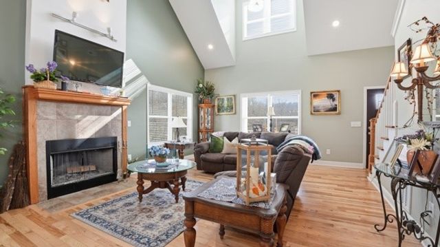 54 Thomas Rd, Fayetteville, TN 37334