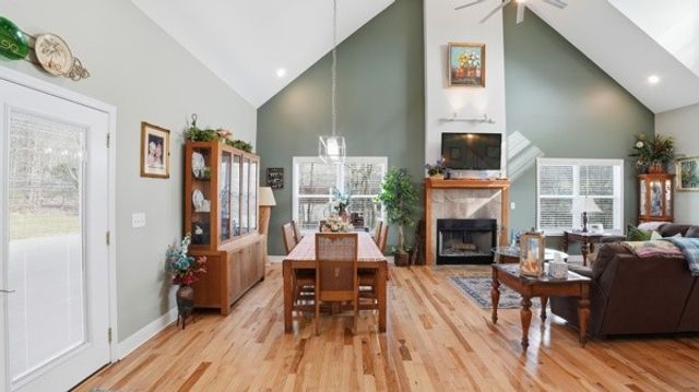 54 Thomas Rd, Fayetteville, TN 37334