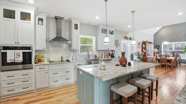 54 Thomas Rd, Fayetteville, TN 37334