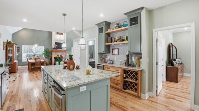 54 Thomas Rd, Fayetteville, TN 37334