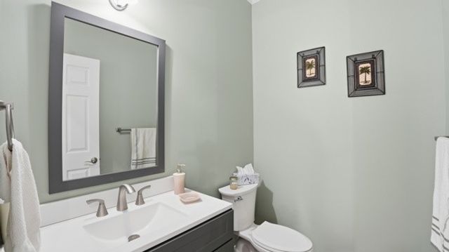 54 Thomas Rd, Fayetteville, TN 37334