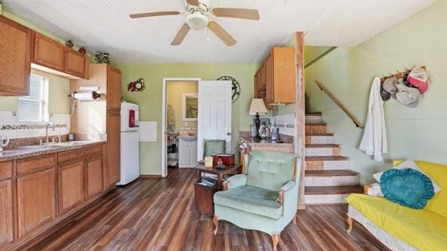 54 Thomas Rd, Fayetteville, TN 37334