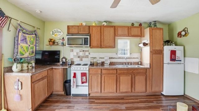 54 Thomas Rd, Fayetteville, TN 37334