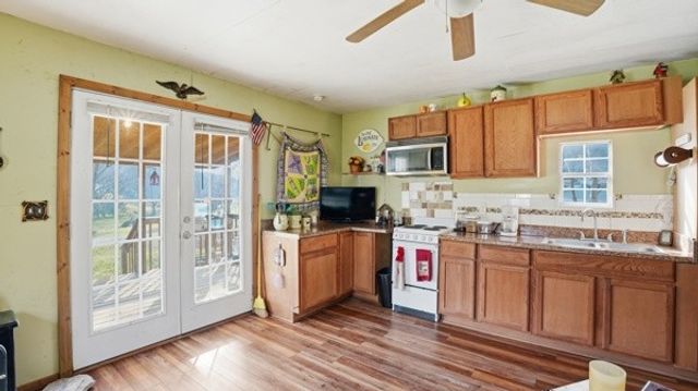 54 Thomas Rd, Fayetteville, TN 37334