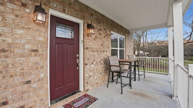 54 Thomas Rd, Fayetteville, TN 37334