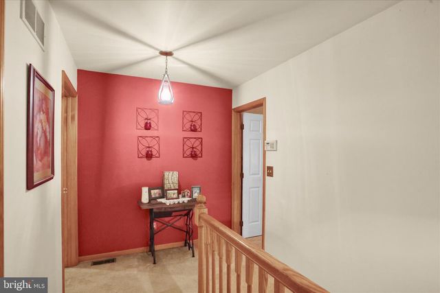 547 SEIDELS RUN, Leesport, PA 19533