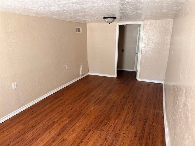 1726 NW Ash Ave, Lawton, OK 73507