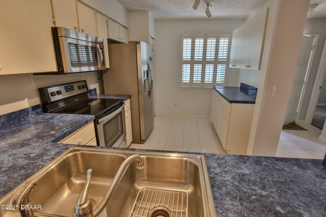 108 Gray Dove Court, Daytona Beach, FL 32119