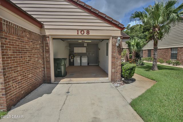 108 Gray Dove Court, Daytona Beach, FL 32119