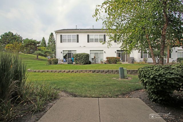 3152 Falling Waters Lane 3152, Lindenhurst, IL 60046