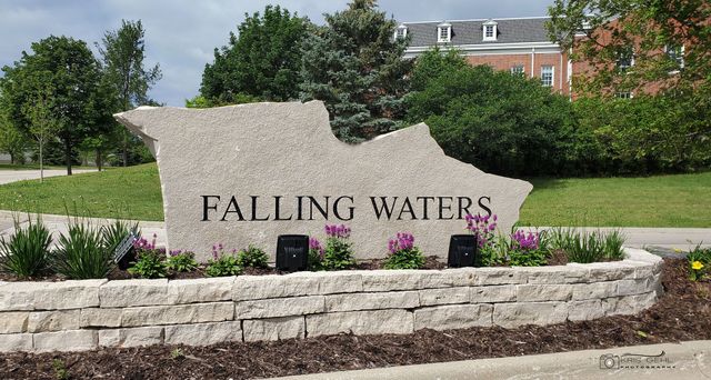 3152 Falling Waters Lane 3152, Lindenhurst, IL 60046