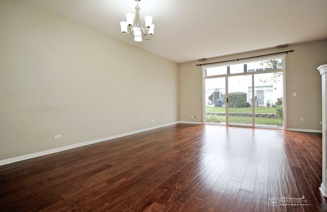 3152 Falling Waters Lane 3152, Lindenhurst, IL 60046