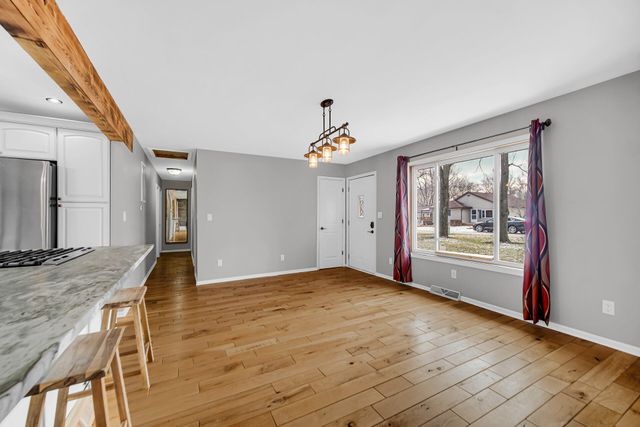 305 E Jackson Street, Chesterton, IN 46304