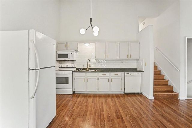 11204-11206 College Avenue, Kansas City, MO 64137