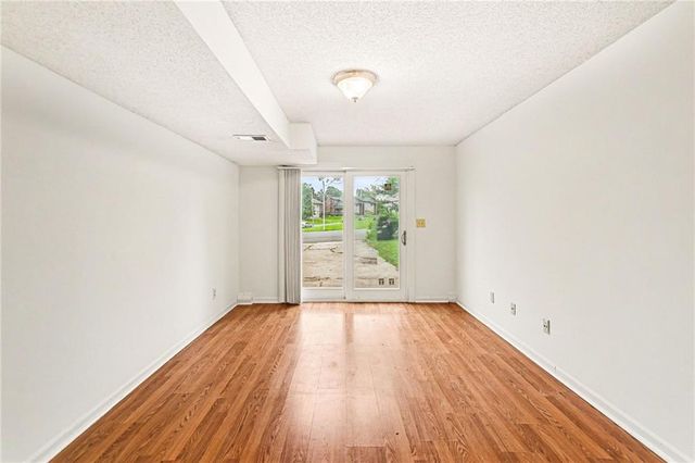 11204-11206 College Avenue, Kansas City, MO 64137