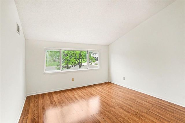 11204-11206 College Avenue, Kansas City, MO 64137