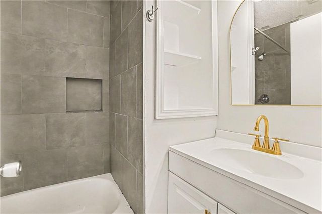 11204-11206 College Avenue, Kansas City, MO 64137