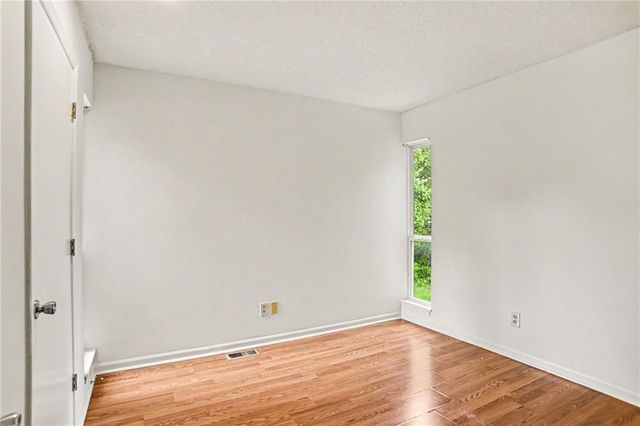 11204-11206 College Avenue, Kansas City, MO 64137