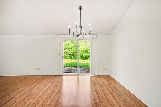 11204-11206 College Avenue, Kansas City, MO 64137