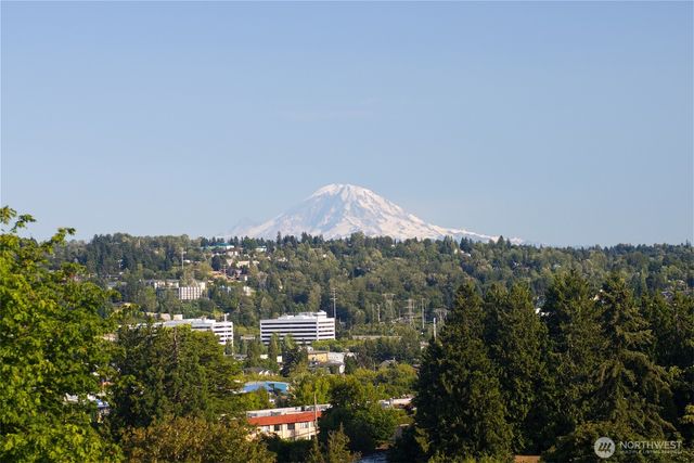 278 Lind Avenue NW, Renton, WA 98057
