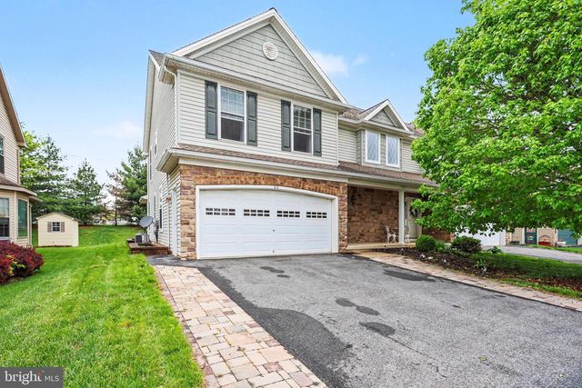 83 GENTLENESS DR, Ephrata, PA 17522