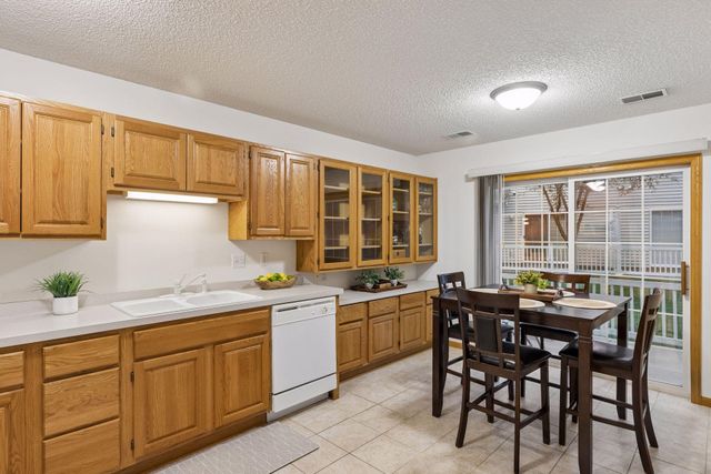 59 Landau Alcove, Woodbury, MN 55125