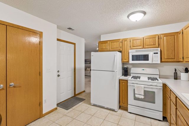 59 Landau Alcove, Woodbury, MN 55125
