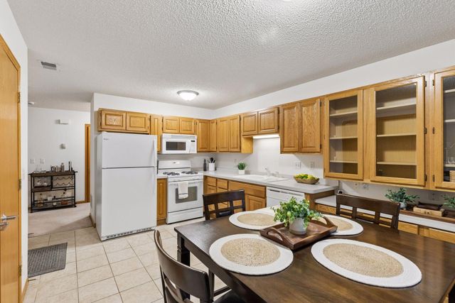 59 Landau Alcove, Woodbury, MN 55125