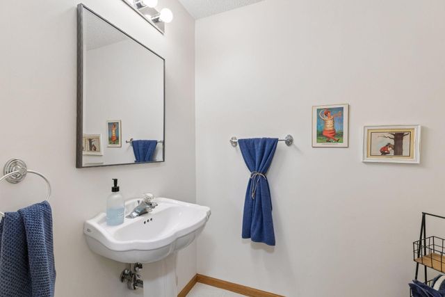 59 Landau Alcove, Woodbury, MN 55125
