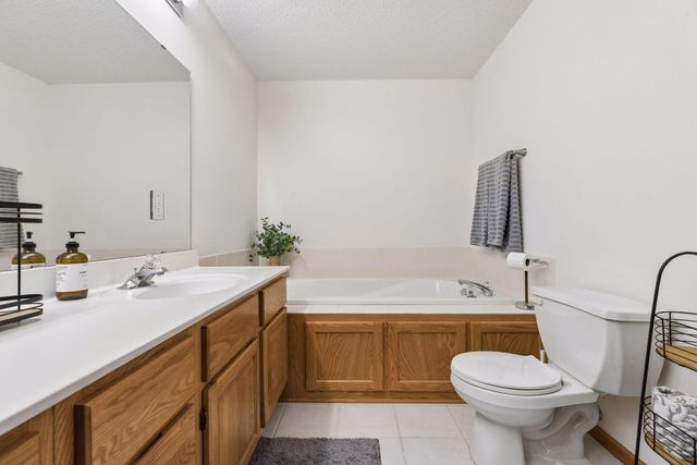 59 Landau Alcove, Woodbury, MN 55125