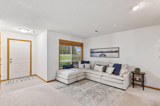 59 Landau Alcove, Woodbury, MN 55125