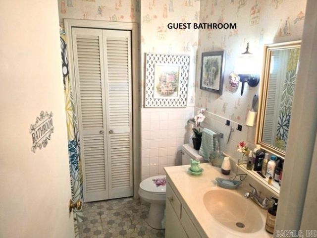 909 Dixie Street, Mountain Home, AR 72653