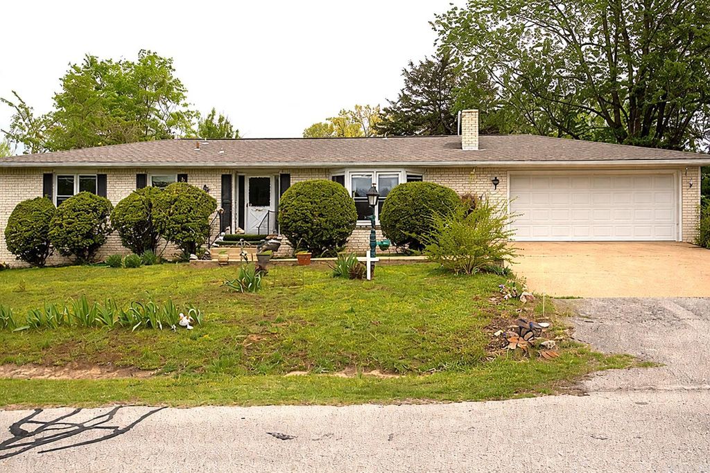 909 Dixie Street, Mountain Home, AR 72653