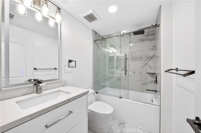 2827 W Edinger Avenue, Santa Ana, CA 92704