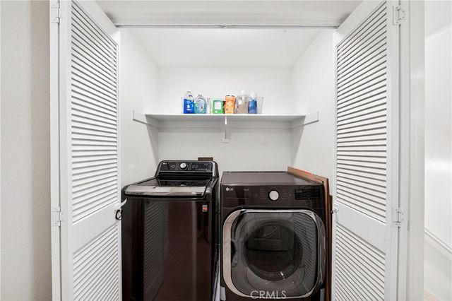 2827 W Edinger Avenue, Santa Ana, CA 92704