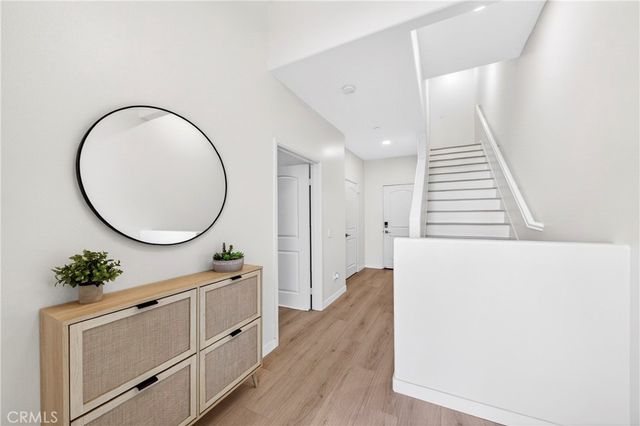 2827 W Edinger Avenue, Santa Ana, CA 92704